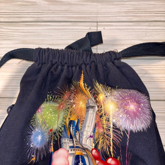 Walt Disney World character drawstring backpack - Picture 5 of 6